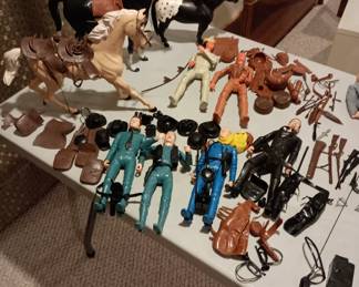 Marx Western Action figures 
With horse
And with accessories 