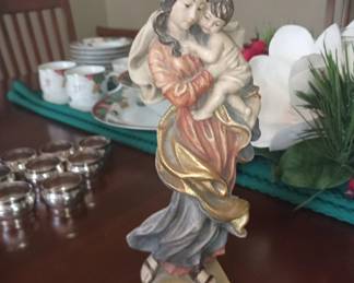 Franz Barthels  10"
Madonna and child carved figurine