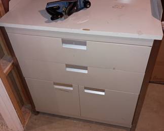 Storage cabinet 