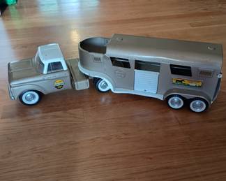 Nylent  Horse Trailer