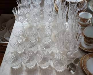 Arcoroc Stemware/glassware
Wine and Water goblets
Champaign flutes
And Rocks/whiskey glasses