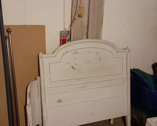 Twin Bed Frame 
Shabby look