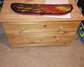 Nice low chest of drawers 