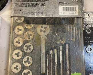 Craftsman tap & die set