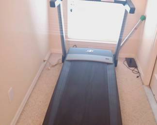 Treadmill. Folds