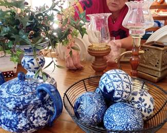 Blue/white kitchen decor