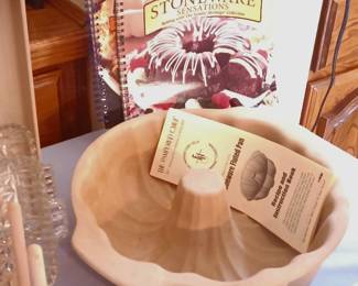 Pampered Chef Bundt Pan