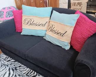 EasyBoy dorm Suze couch. Makes into futon