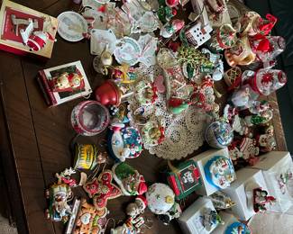 Assorted holiday ornaments/ Hallmark items 