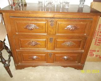 carved acorn and leaf handles