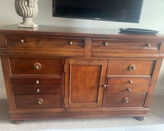 Bernhardt Dresser