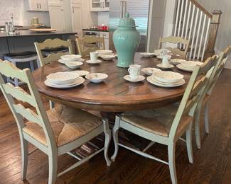 Fantastic BAUSMAN & COMPANY dining room table and 8 chairs. 