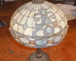 STAINED GLASS LAMP