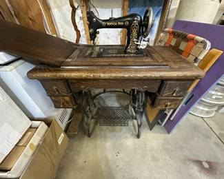 Davis Vertical Feed sewing machine