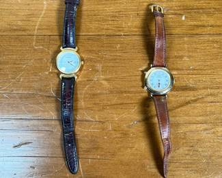LADY'S FOSSIL & SEIKO WATCHES | Wristwatches with leather straps. 