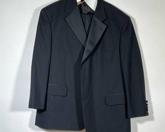 BROOKS BROTHERS TUXEDO COAT & PANTS | Men's suit, brooks brothers, size 46 coat & pants size 41. 

