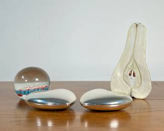 (4PC) MISC PAPERWEIGHTS | 1 pear-shaped, 2 heart-shaped, and 1 Murano art glass paperweight. - l. 3 x h. 5 in