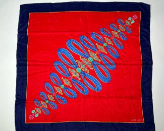 CARTIER SILK SCARF | Must de Cartier silk scarf with a blue chain pattern and vibrant colors. -  l. 34 x w. 34 in

