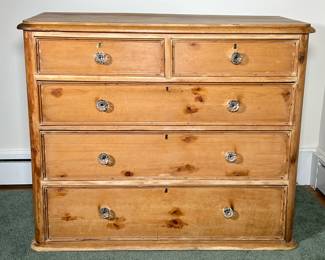 PINE CHEST OF DRAWERS | 5-drawer dresser with glass pulls. - l. 46 x w. 22 x h. 38-1/2 in

