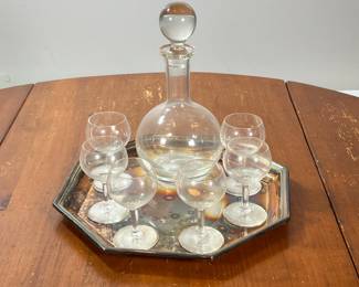 DECANTER & WINE GLASS SET | Six wine glasses and decanter set along with an octagonal silver-plated tray marked WALLACE. - l. 11 x h. 10 in