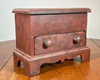 VINTAGE WOODEN JEWELRY BOX | Wooden jewelry box with a hinged lid and a single drawer. - l. 11 x w. 5-3/4 x h. 9 in

