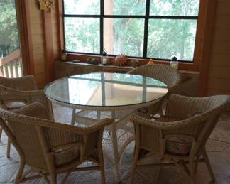 Wicker dining set