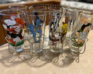 Pictures on both sides of glasses 