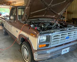 1986 Ford pick-up trucki