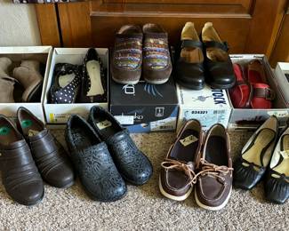 Women’s shoes size 8