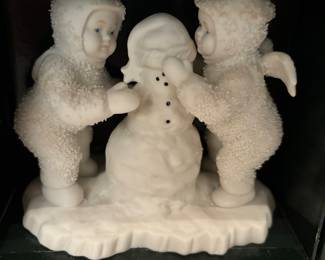 Lots of figurines and ornaments 