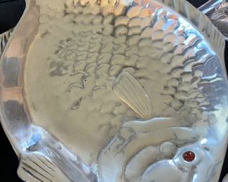 ARTHUR COURT Fish Server (That eye)