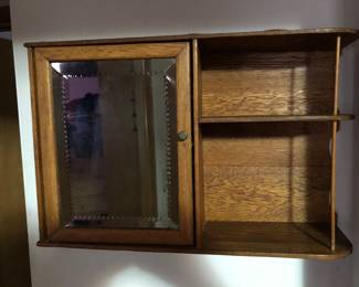 Wall hanging cabinet