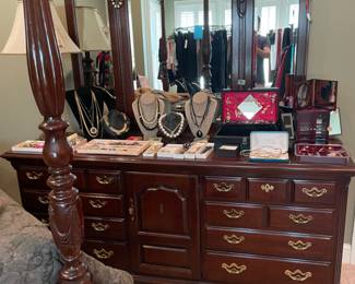 Thomasville bedroom suite