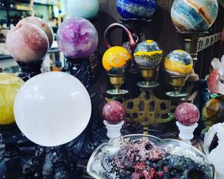 crystals crystal jasper onyx amethyst calcite lapis lazuli