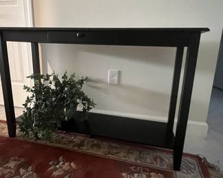 Entry way table