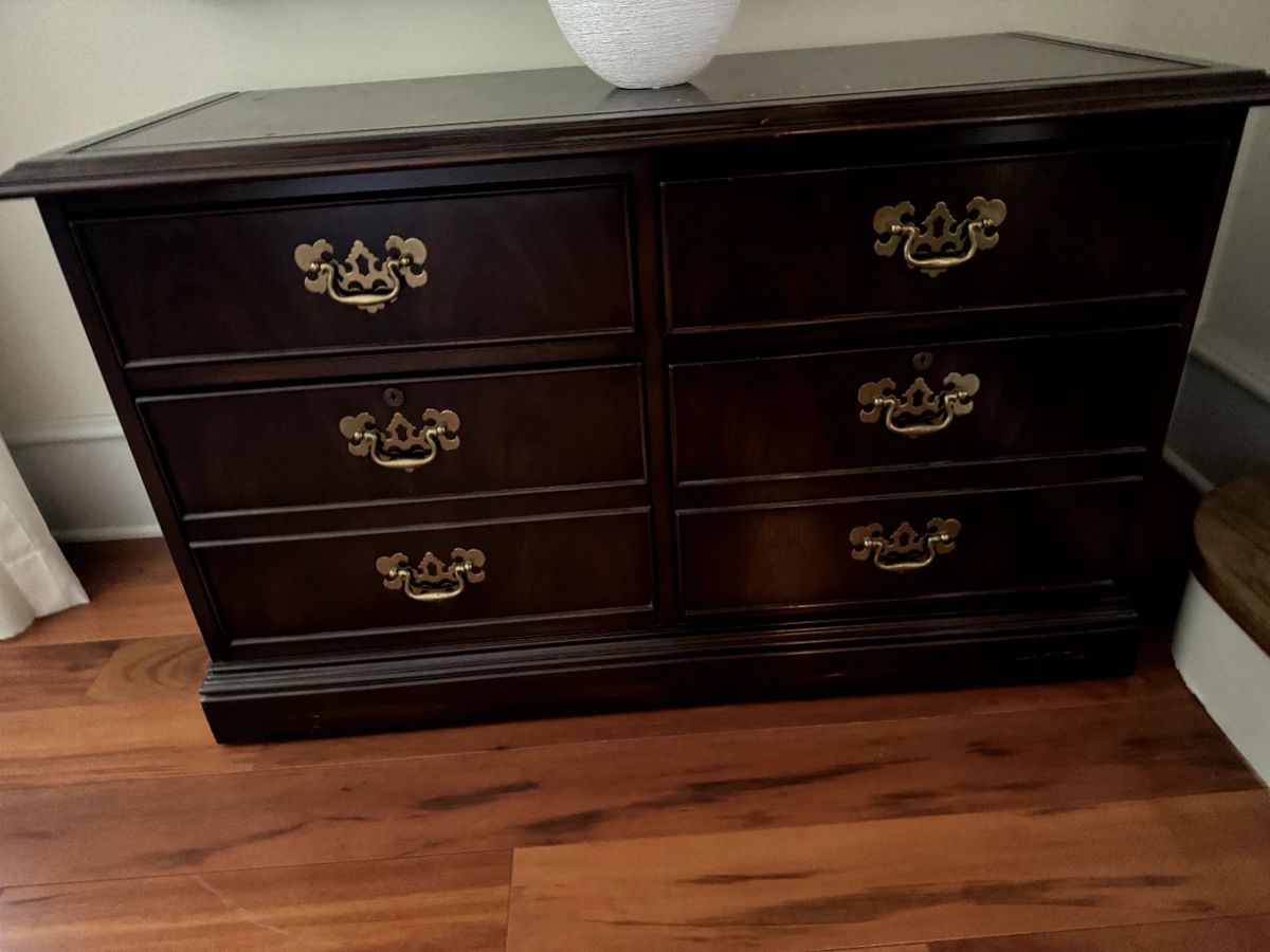 Furniture only Estate sale in Creve Coeur, MO starts on 6/25/2024