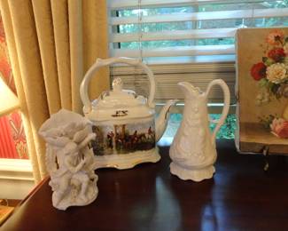 Crown Dorset Fox Hun Teapot