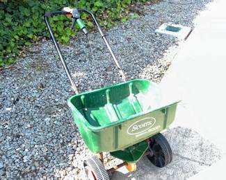 Scotts spreader