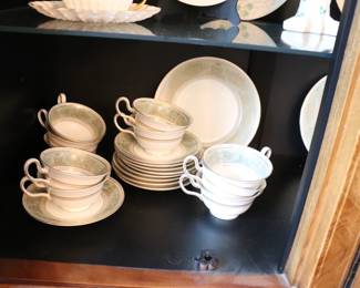 WEDGWOOD FINE CHINA ENGLAND GOLD COLUMBIA SAGE GREEN 