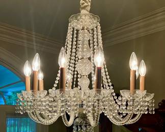 Beautiful crystal chandelier in pristine condition
