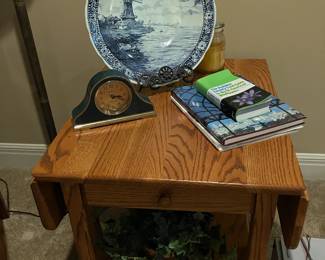 Solid oak end table with drop leaves