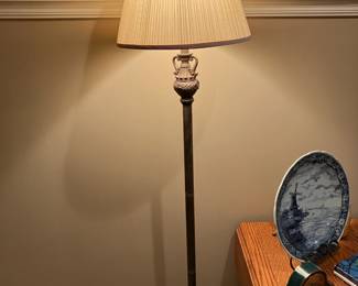 Floor lamp