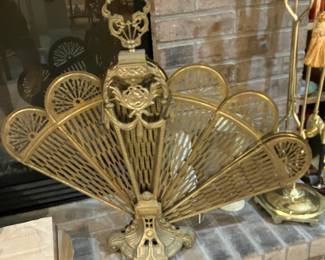 Brass fan fireplace screen