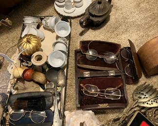 Antique wire rimmed eye glasses