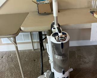 Shark vacuum sweeper