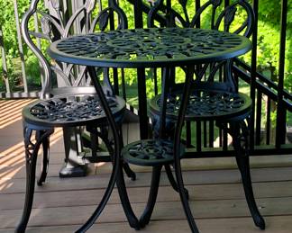 Bistro Table with 2 Chairs.