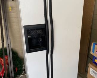 This fridge works great.