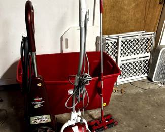 Vacuums/ Mops/ Carpet Cleaners