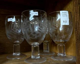 Beautiful Set of 4 Etched Goblets