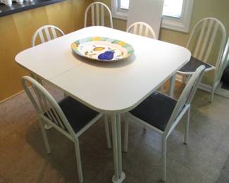 White Dinette Set with (6) Chairs & (1) Leaf